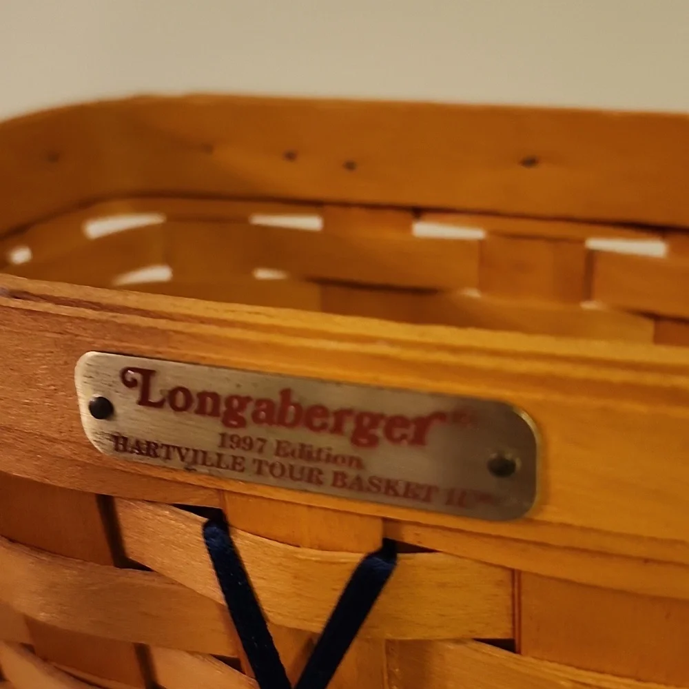 Longaberger Hartville Tour Basket with Heart Tag